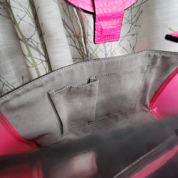 Vince Camuto barbie purse - Picture 2 of 10